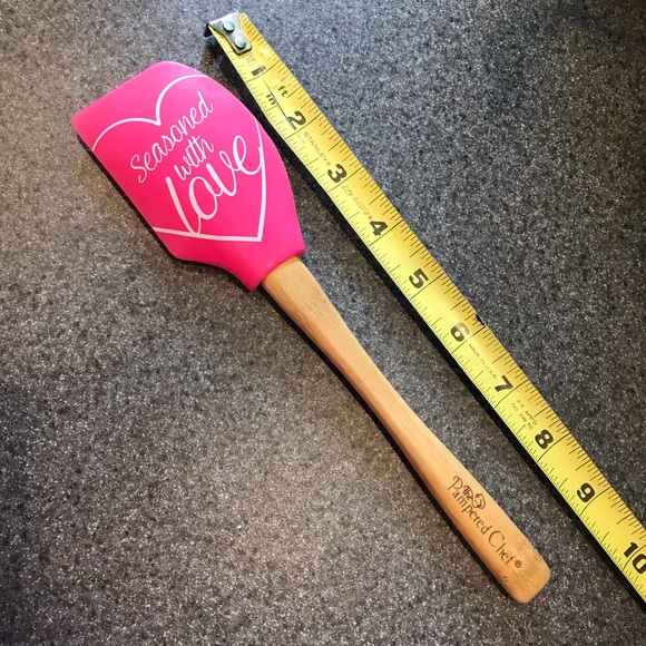 Pampered Chef rubber scraper - Picture 4 of 4